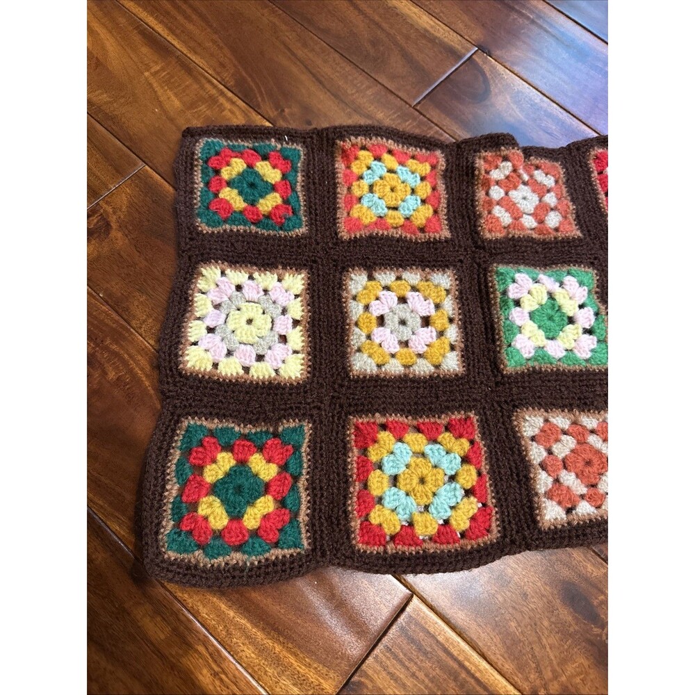 Vintage Granny Square Afghan Mini Doll Table Wall Hanging 20x12” - Picture 2 of 9